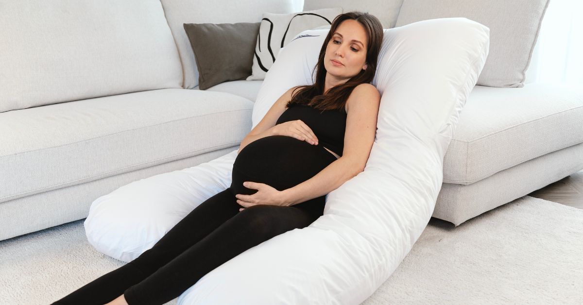 Come dormire meglio durante la gravidanza: consigli e vantaggi di un cuscino comfort o di un cuscino per dormire sul fianco 
