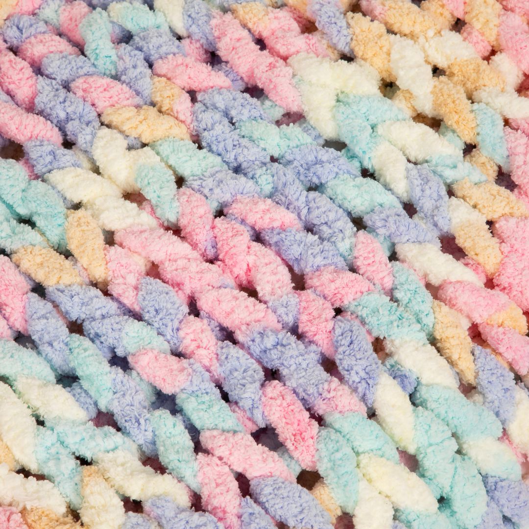 Handgestrickte Chenille Kuscheldecke - KomfortKissen.de