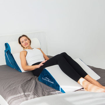 Cuscino ergonomico per gambe, consigliato per allineare la colonna vertebrale